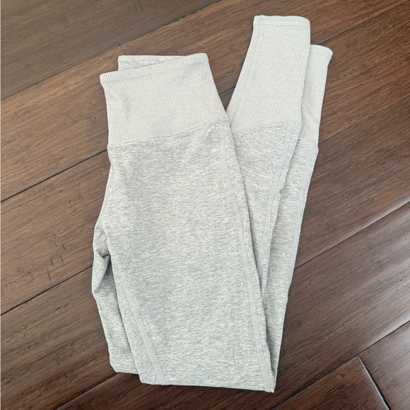 ALO Yoga High-Waist Alosoft Lounge Legging - Picture 1 of 6